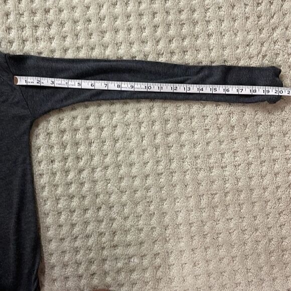 Om and Ah Long Sleeve ‘Hug Dealer’ long sleeve T shirt in Women’s small. - Picture 5 of 6